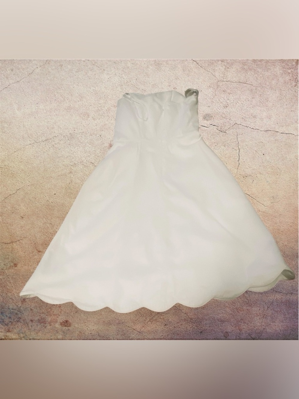 White Scallop Hem Women’s Dress size 6